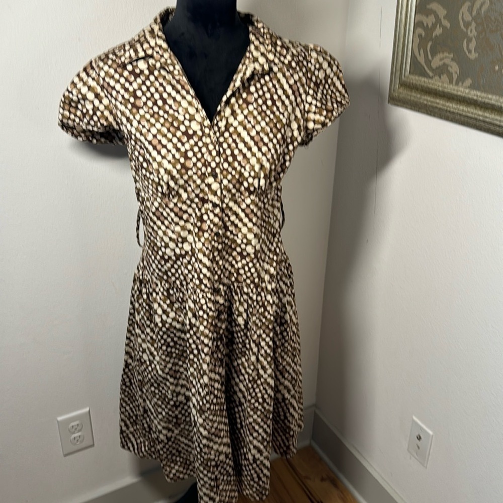 Mlle Gabrielle 100% cotton geo print brown / tan buttoned down cap sleeves dress